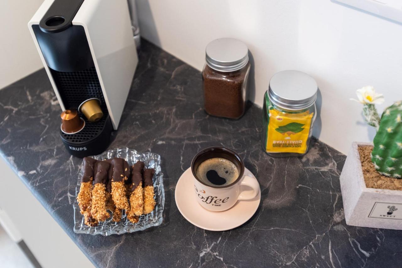 Blue Ark Wanderlust Apartment Athens Ngoại thất bức ảnh